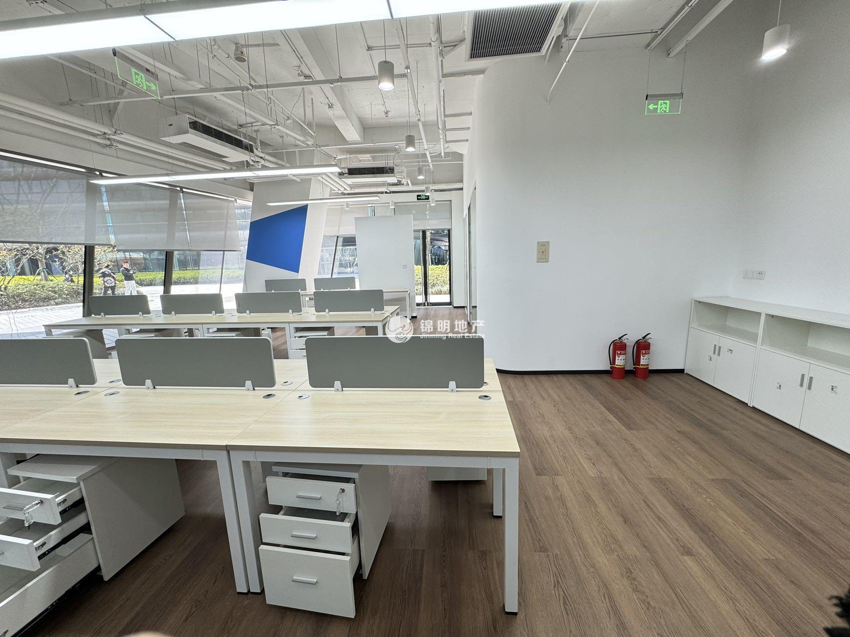 虹桥SKYBRIDGE HQ 天会262平米写字楼出租