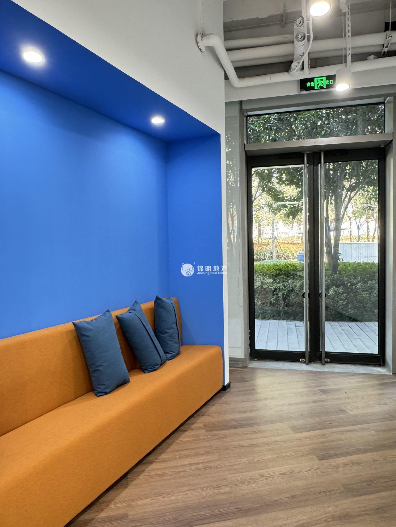 虹桥SKYBRIDGE HQ 天会246平米写字楼出租