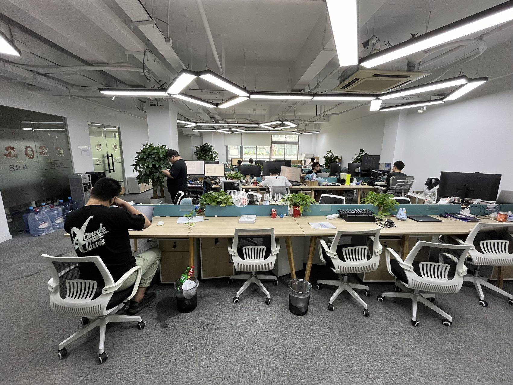 张江张江微电子港282平米写字楼出租