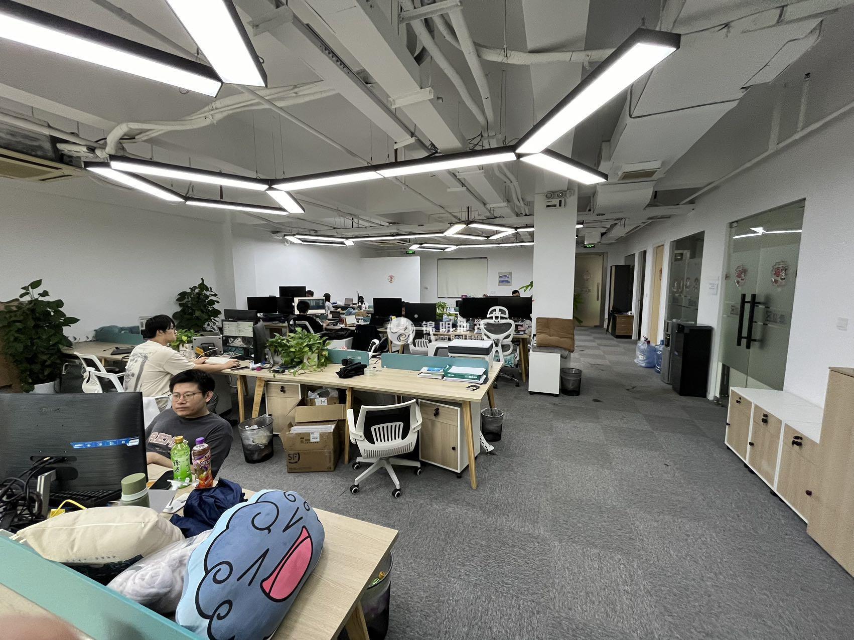 张江张江微电子港282平米写字楼出租
