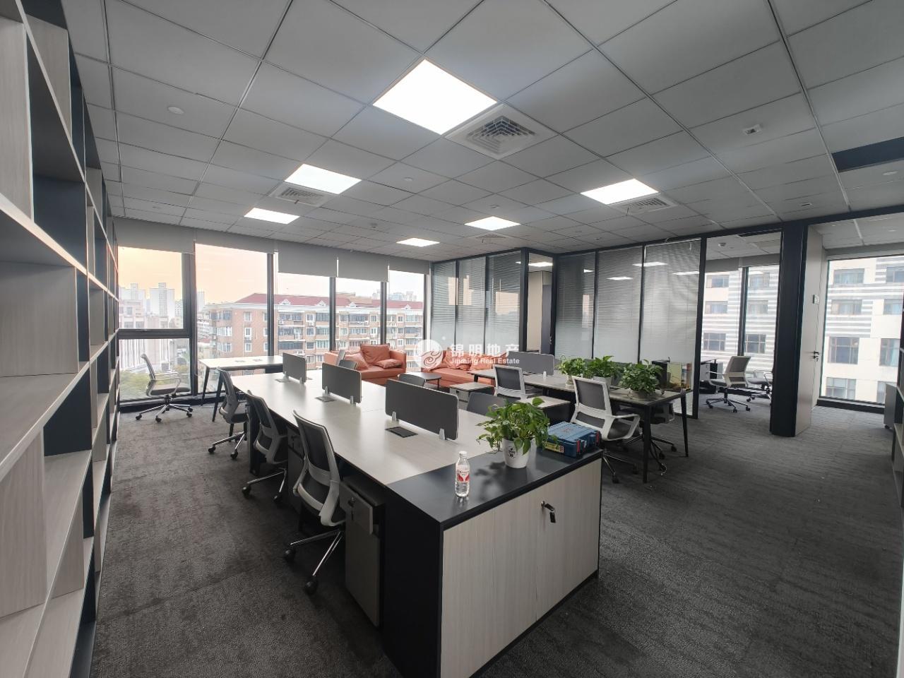 真如星光耀广场156平米工位出租