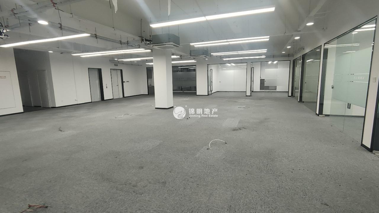 赵巷移动智地1680平米写字楼出租