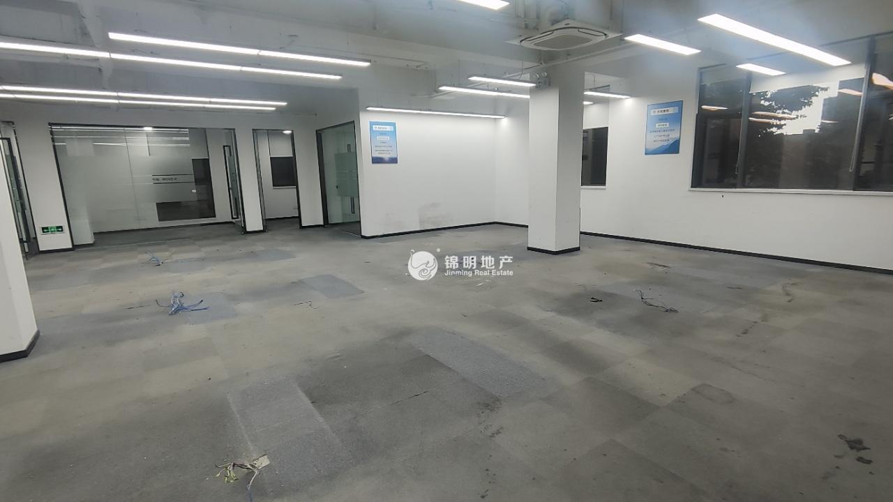 赵巷移动智地1680平米写字楼出租