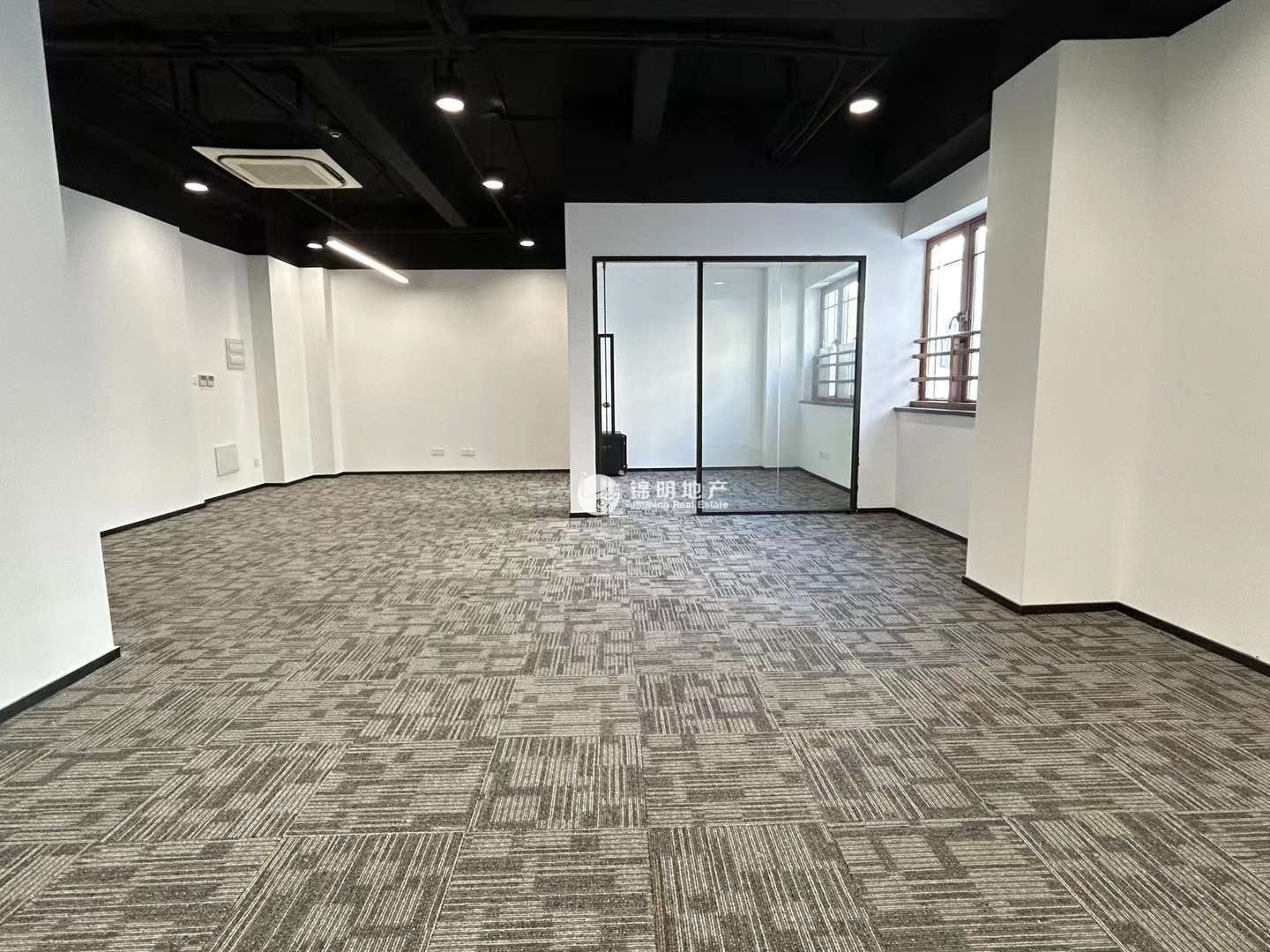 运动Loft137平米写字楼出租