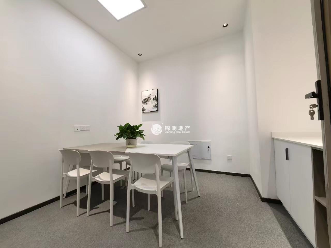 徐泾虹桥世界中心112平米写字楼出租
