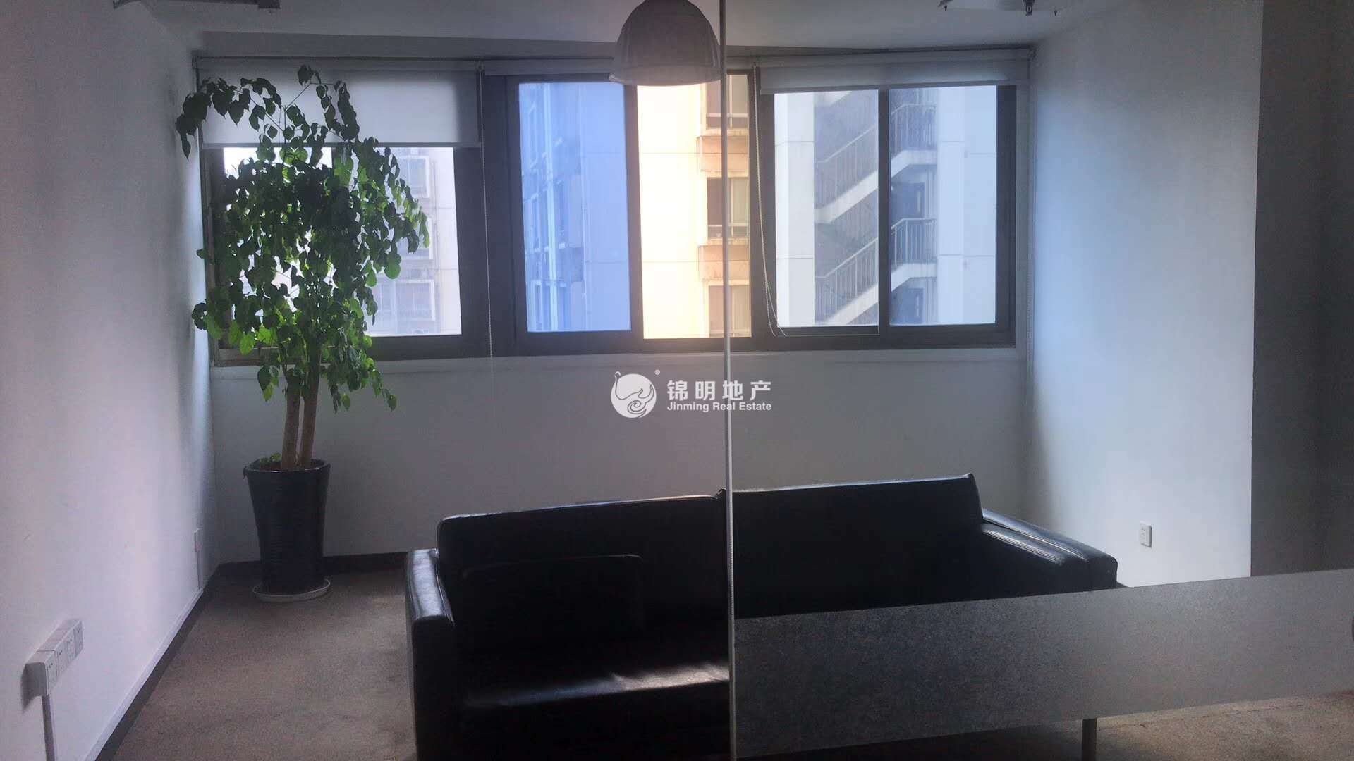 长寿路世纪商务大厦72平米写字楼出租