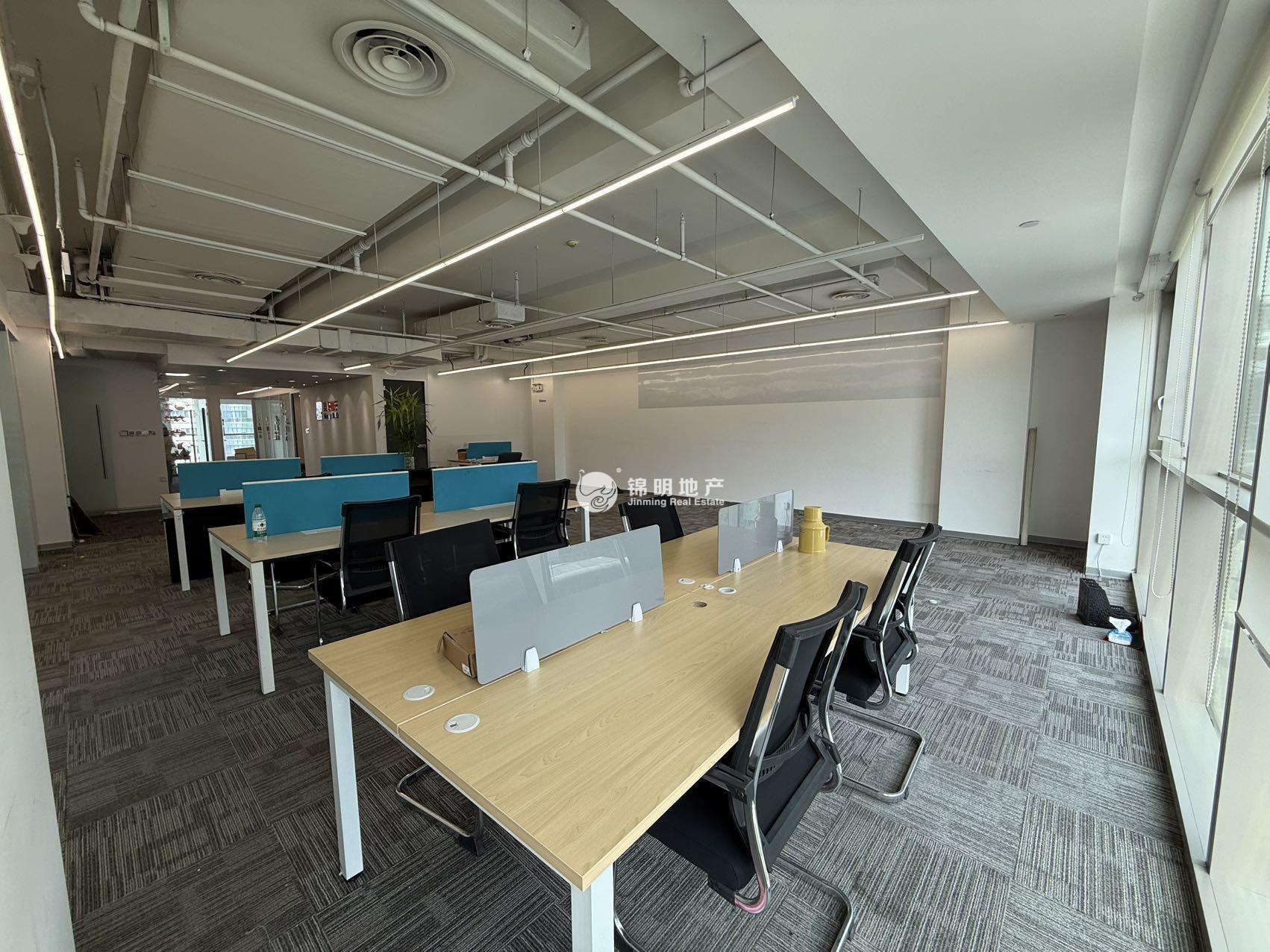 虹桥SKYBRIDGE HQ 天会359平米写字楼出租