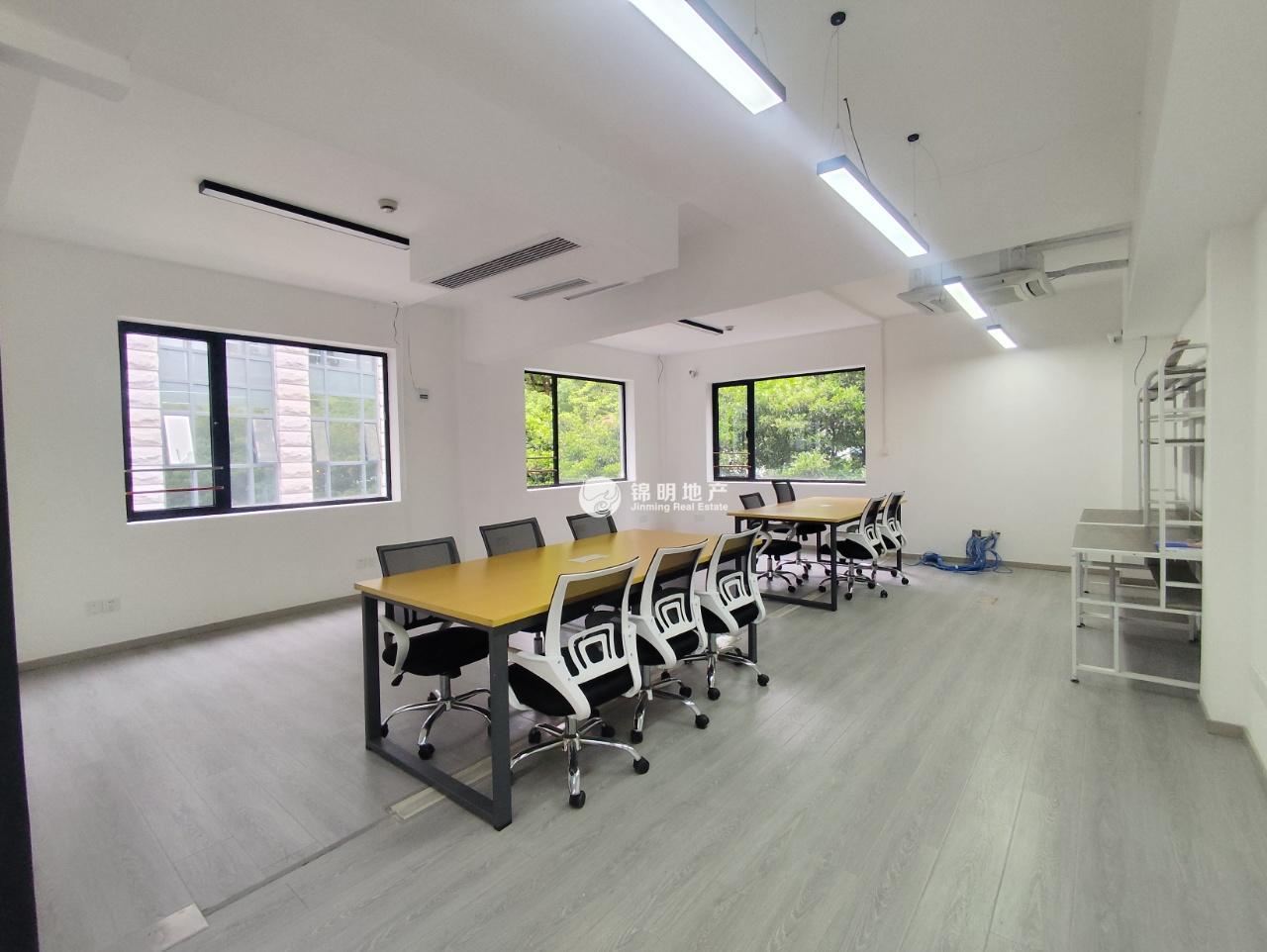 镇宁路延西593156平米写字楼出租