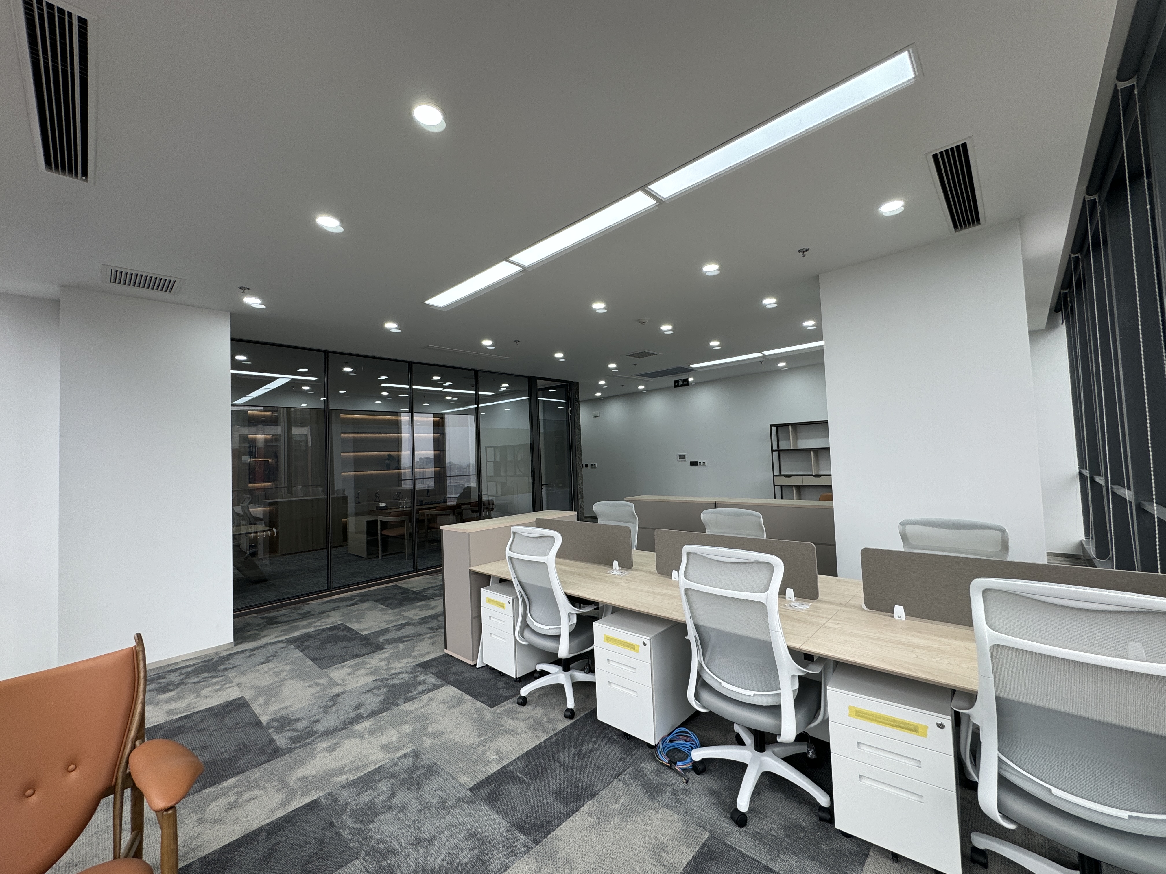 杨东陆家嘴世纪金融广场300平米写字楼出租