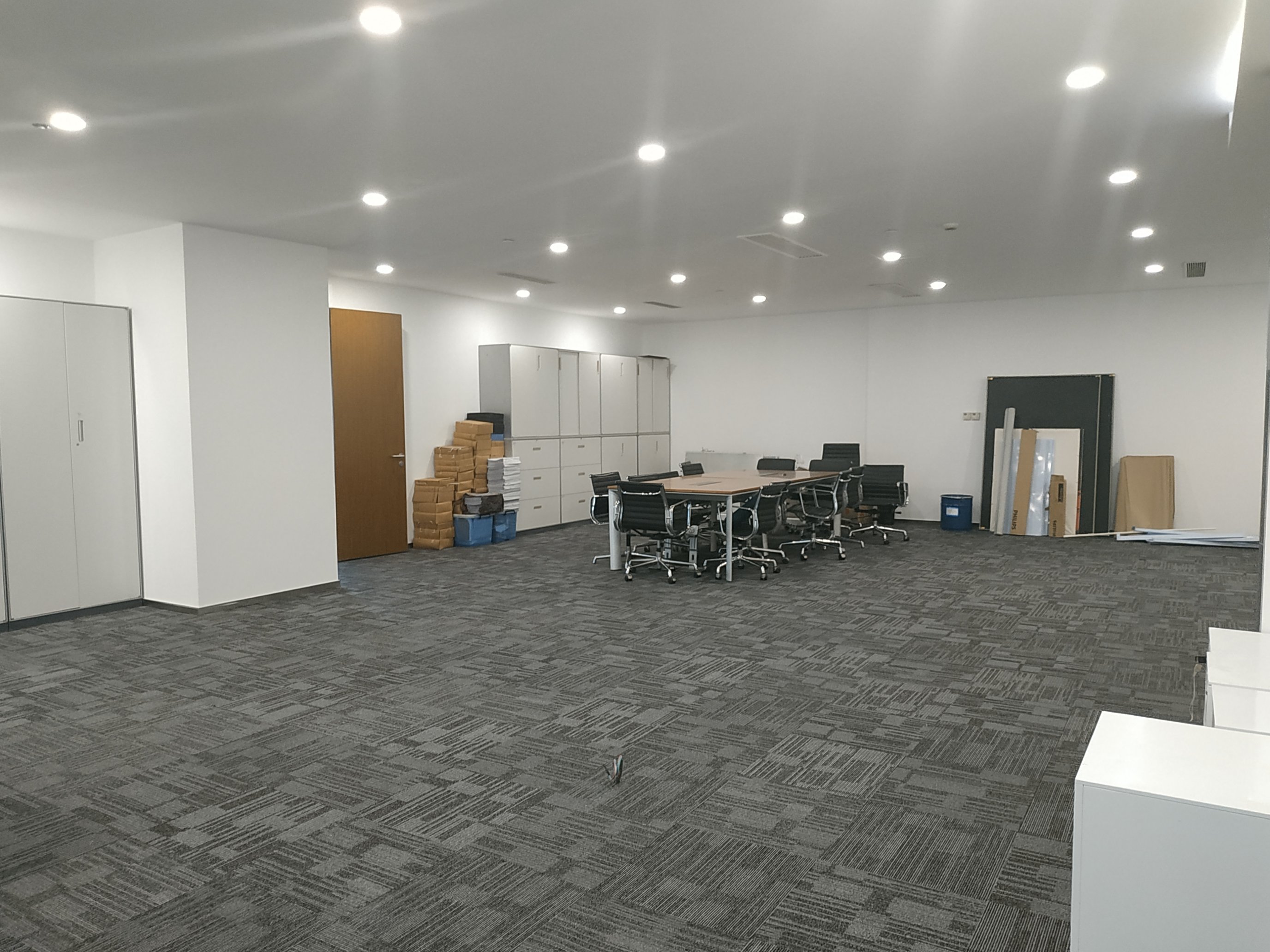 塘桥由由世纪广场129平米写字楼出租