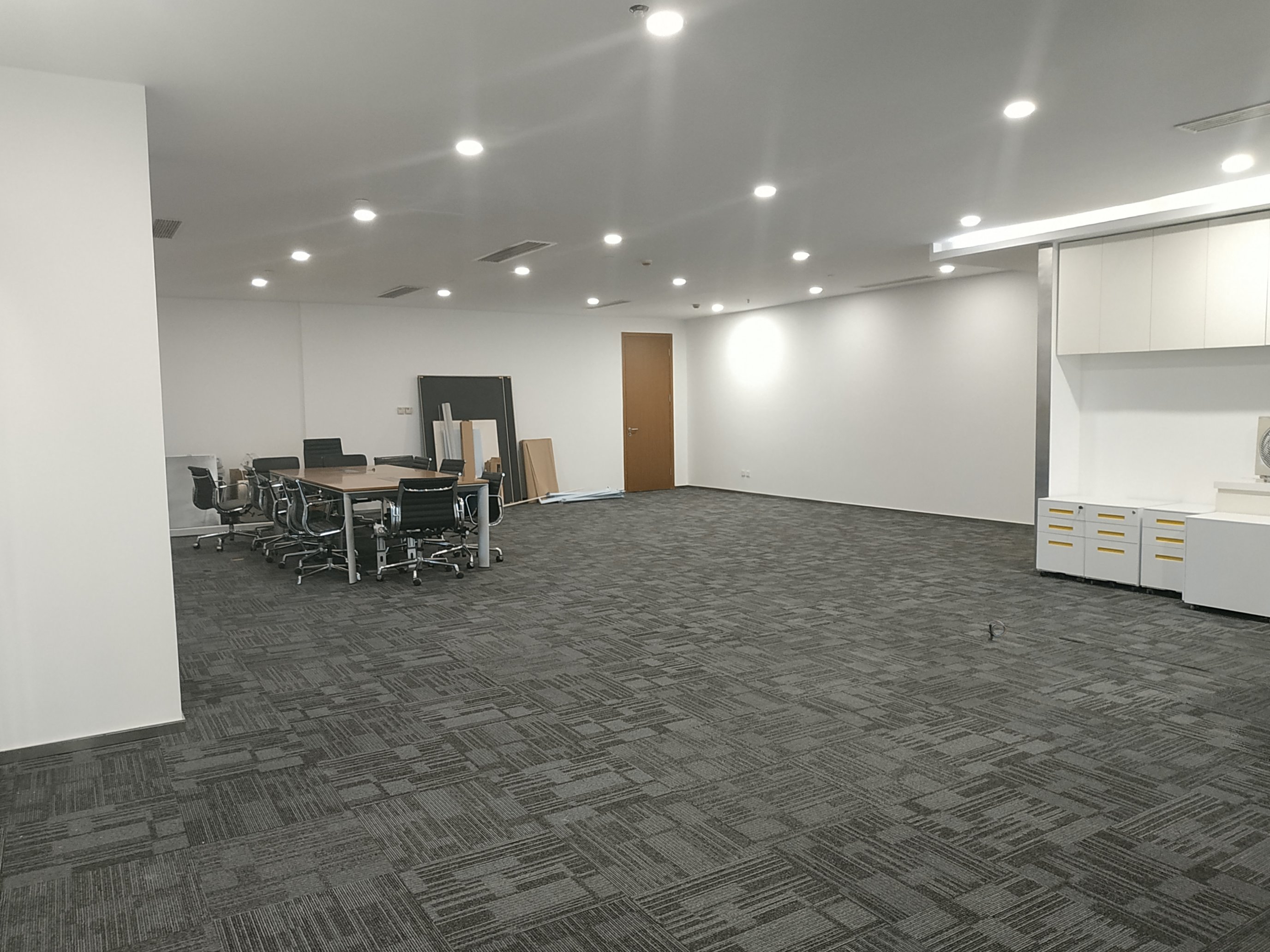 塘桥由由世纪广场129平米写字楼出租