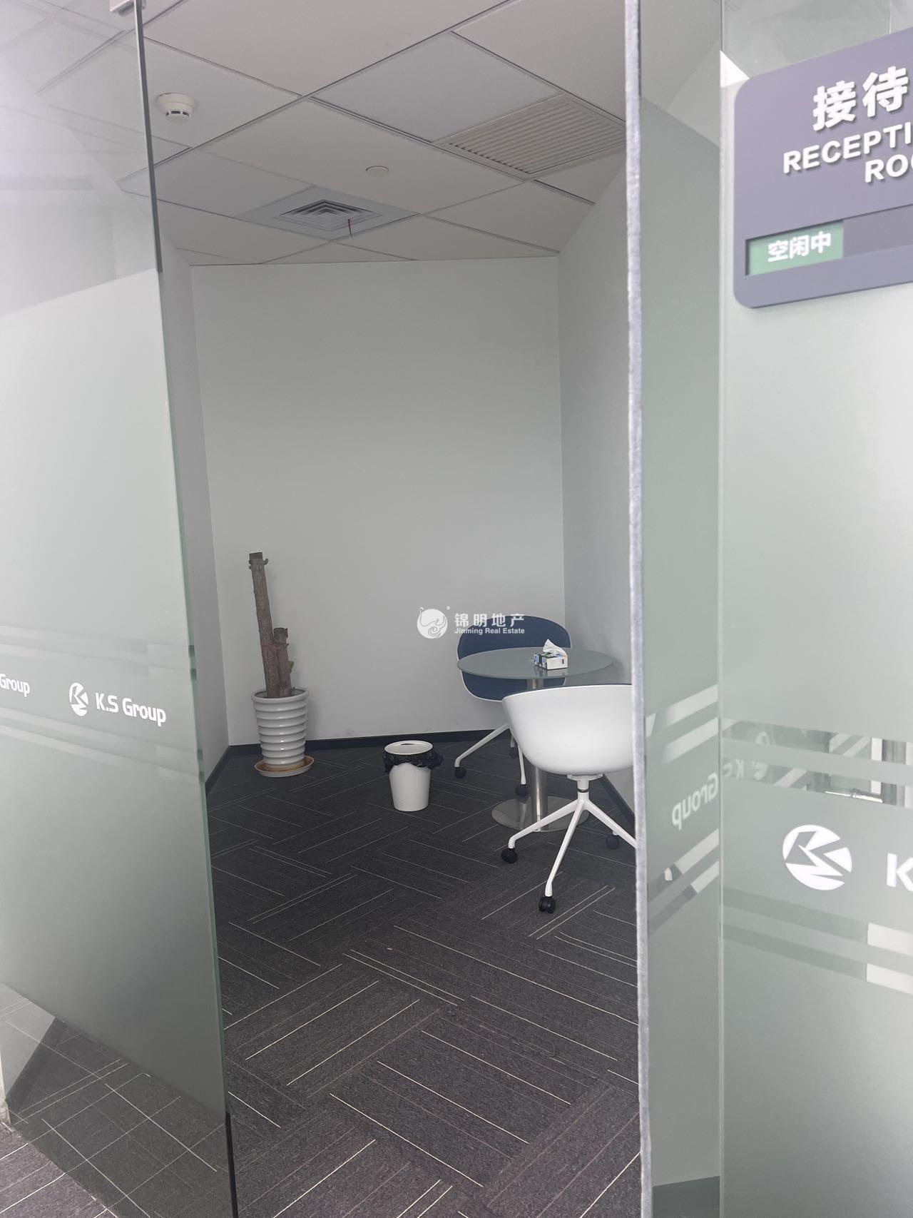 华漕中骏广场550平米写字楼出租