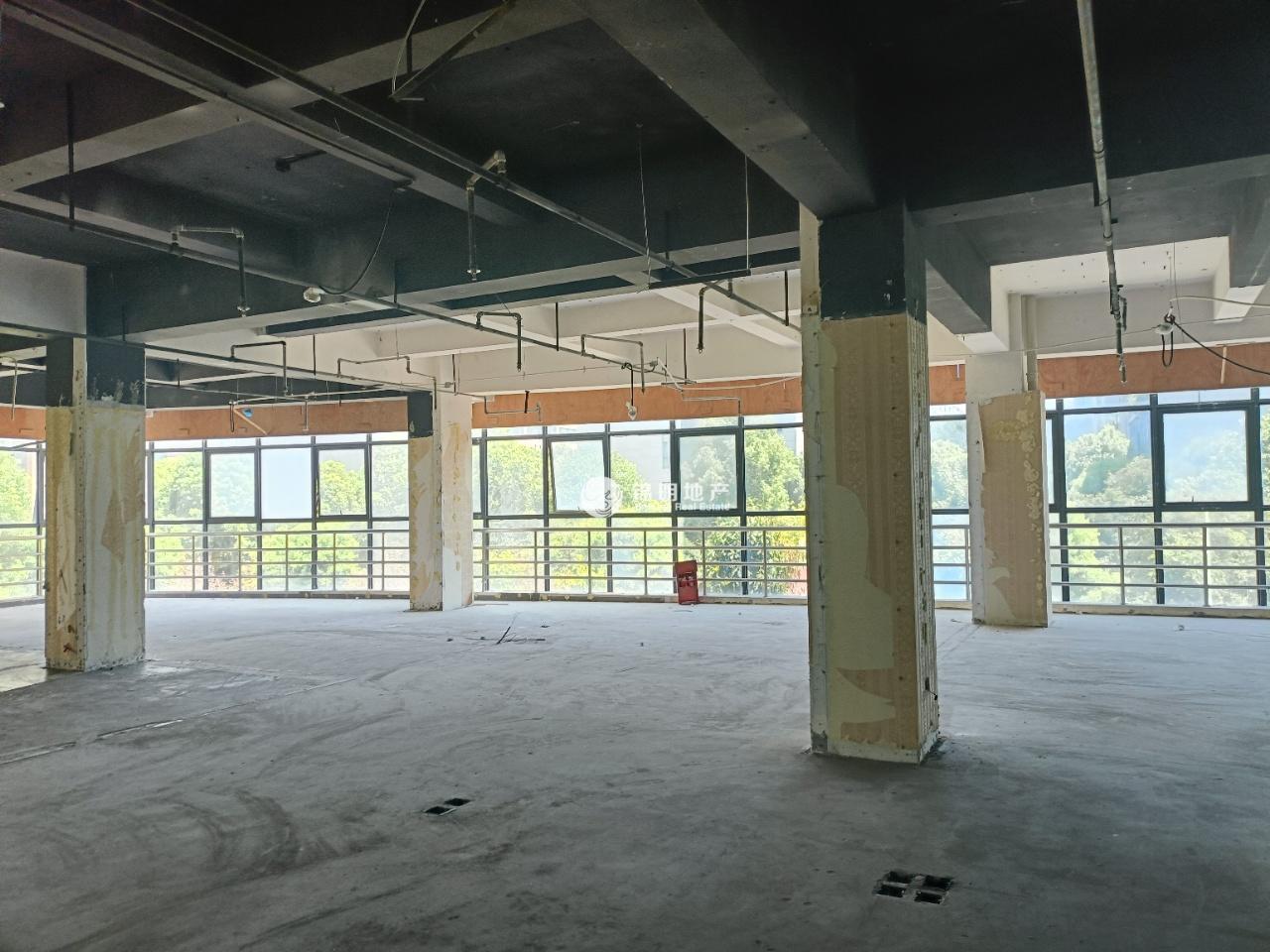 华漕中骏广场600平米写字楼出租