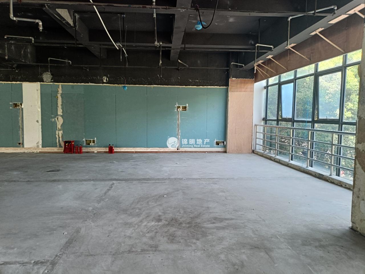 华漕中骏广场600平米写字楼出租