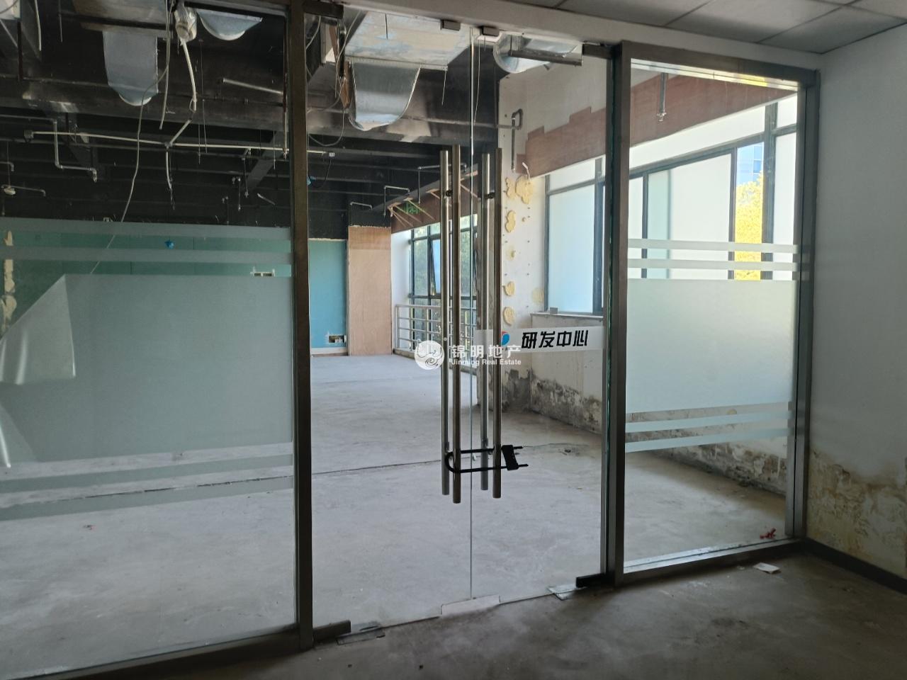 华漕中骏广场600平米写字楼出租