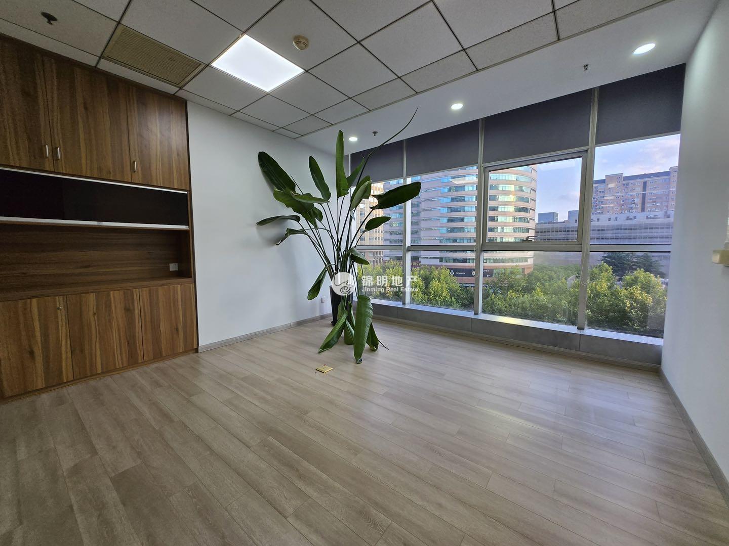 华漕中骏广场650平米写字楼出租