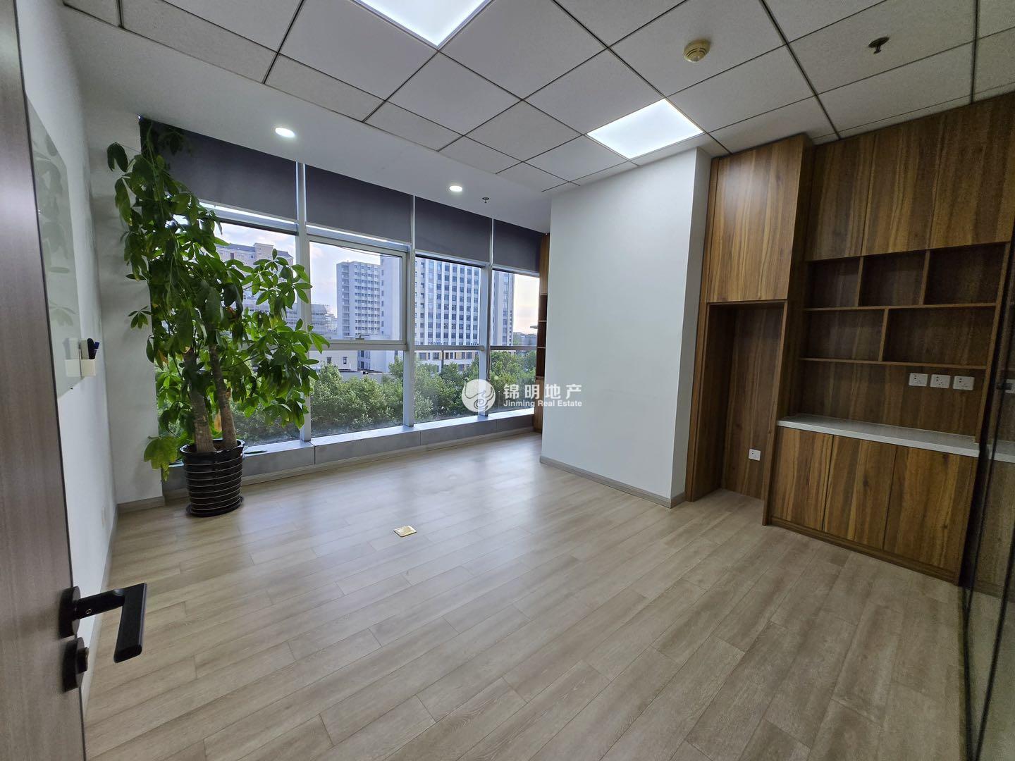 华漕中骏广场650平米写字楼出租