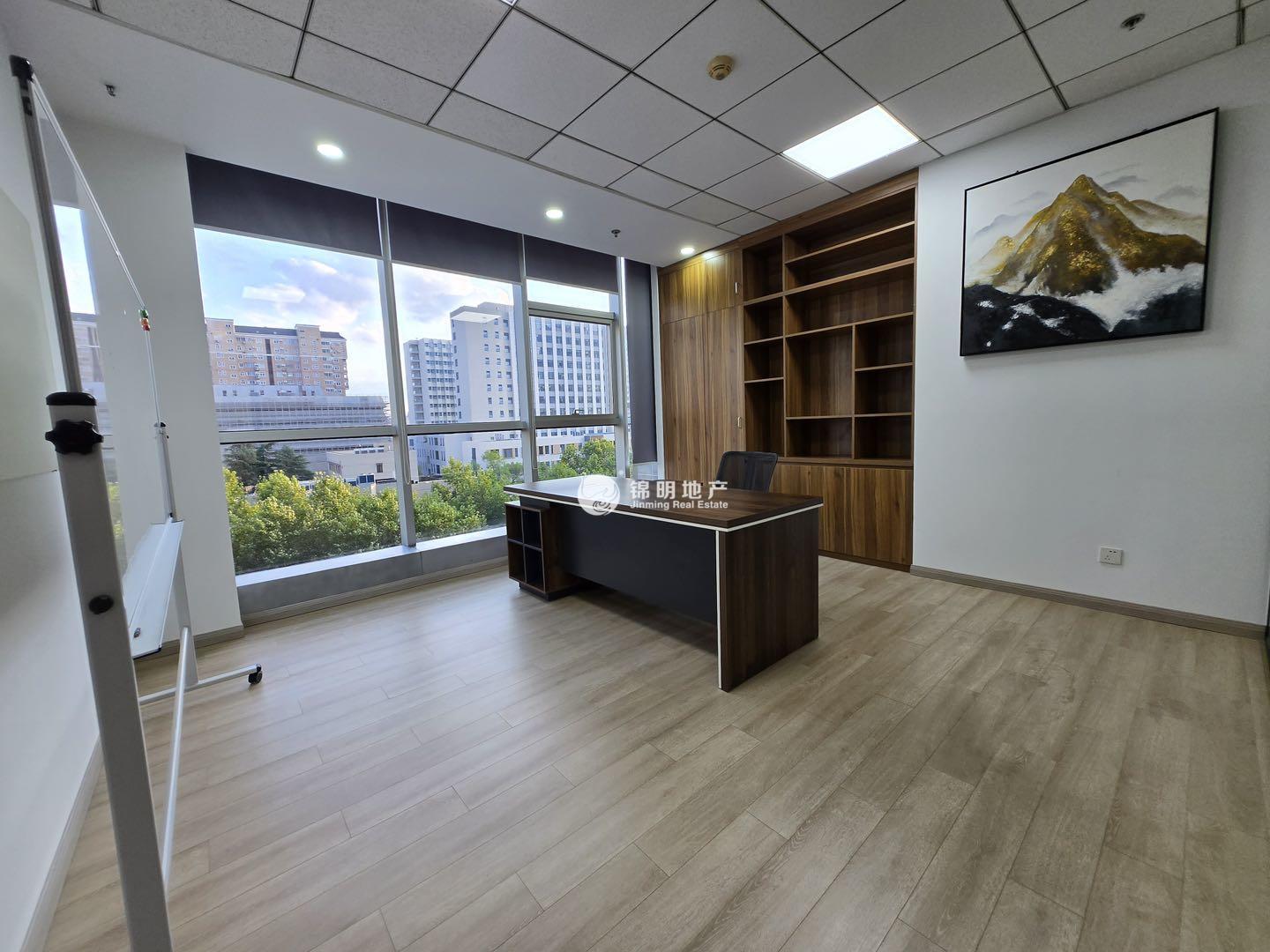 华漕中骏广场650平米写字楼出租