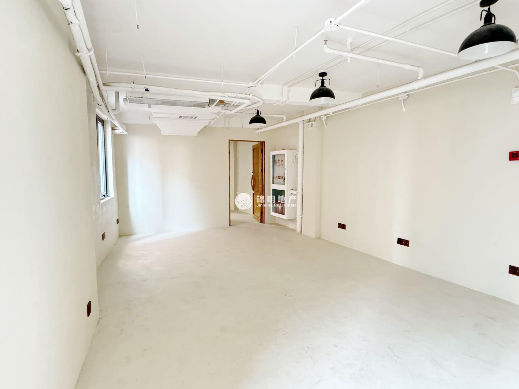 华漕中骏广场700平米写字楼出租