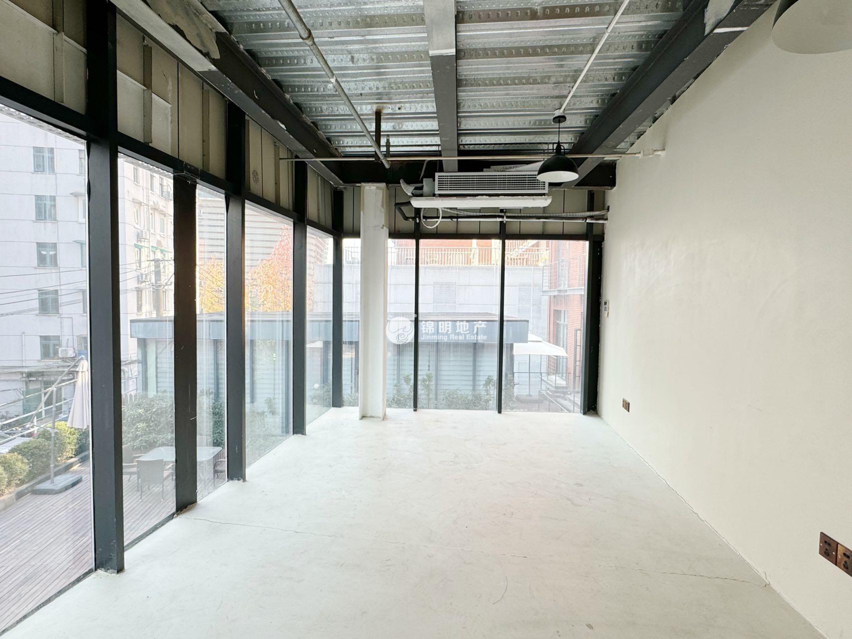 华漕中骏广场700平米写字楼出租