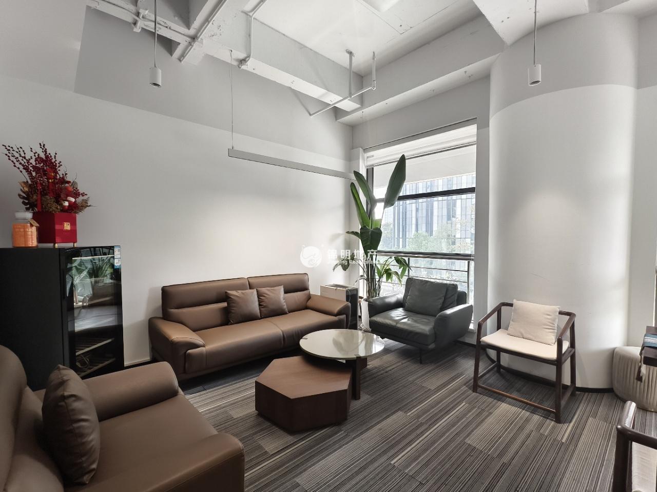 华漕中骏广场800平米写字楼出租