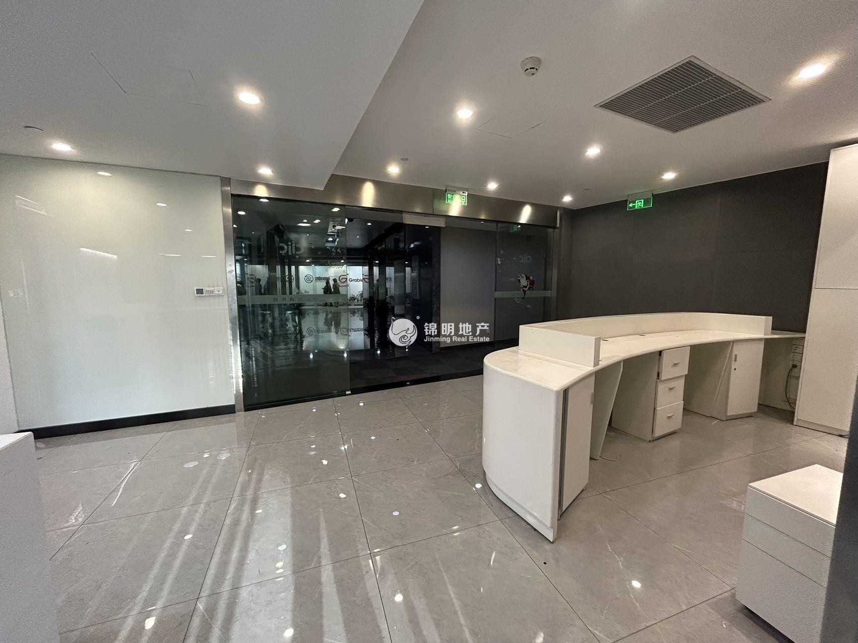 华漕中骏广场800平米写字楼出租