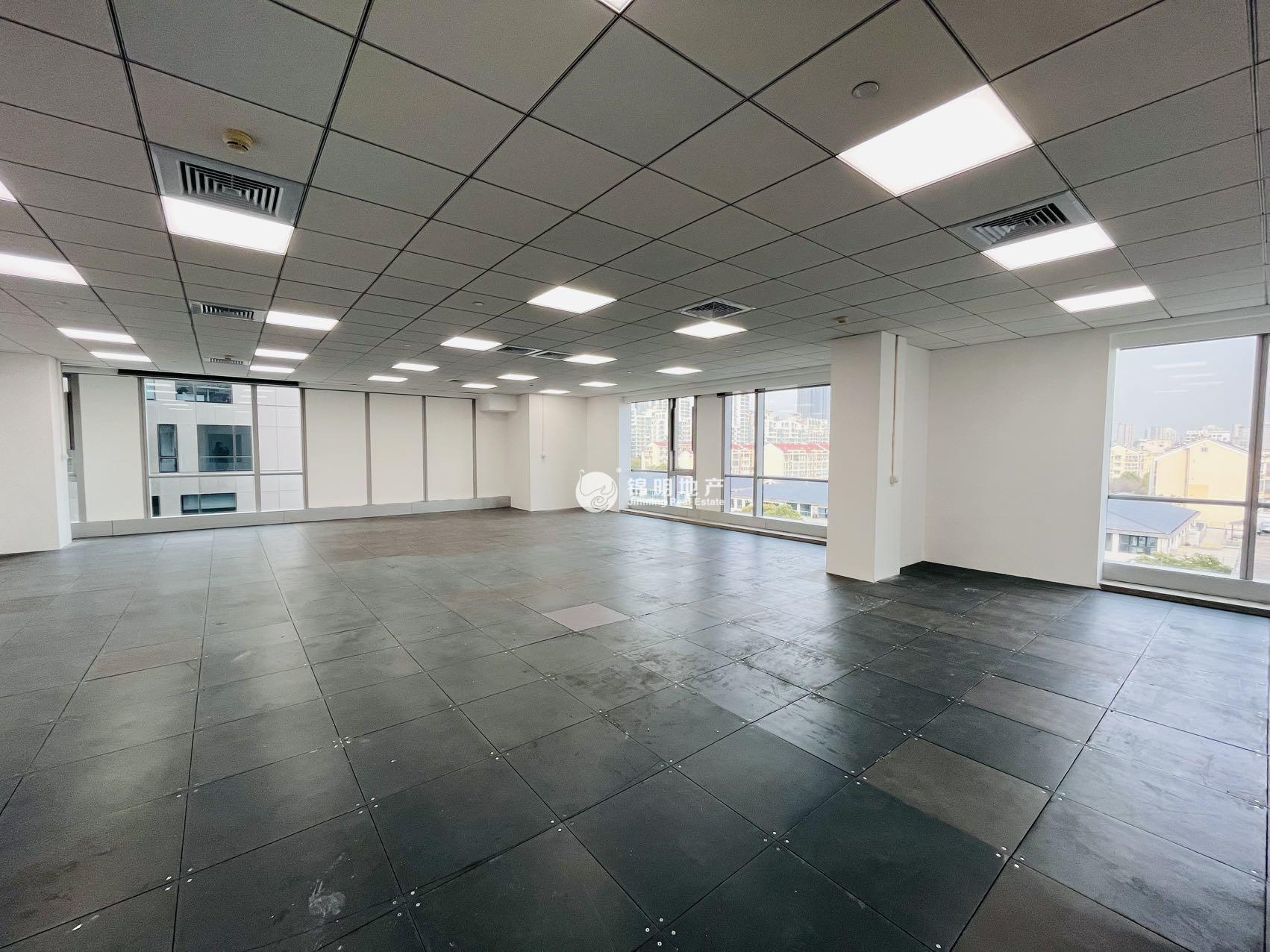 华漕中骏广场850平米写字楼出租