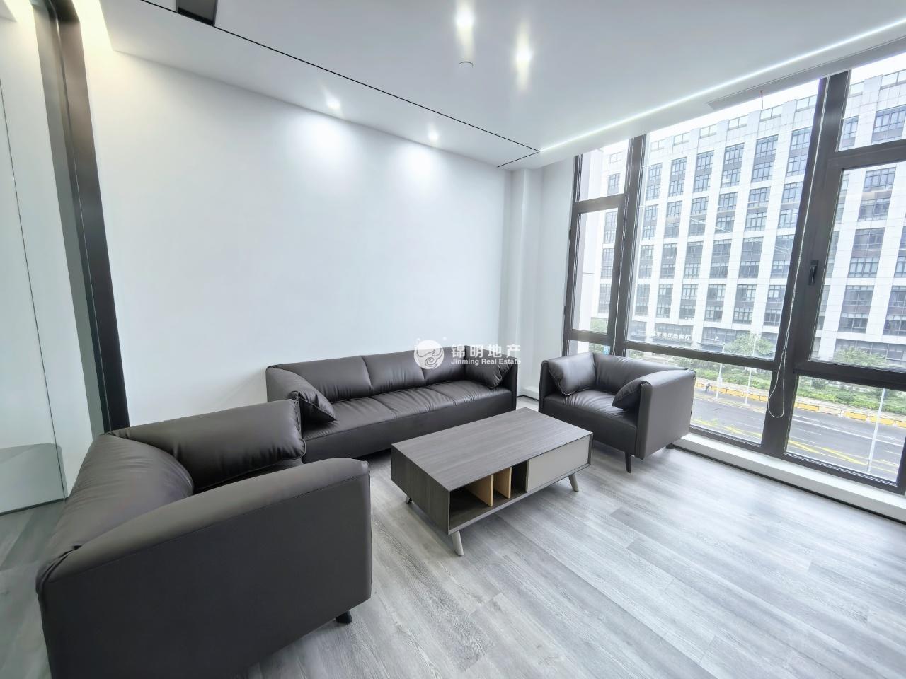 华漕中骏广场1000平米写字楼出租