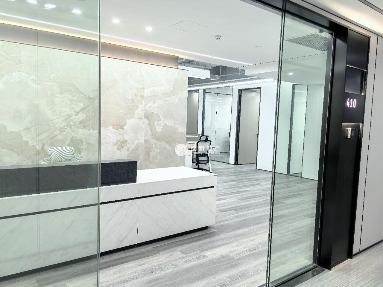 华漕中骏广场1000平米写字楼出租