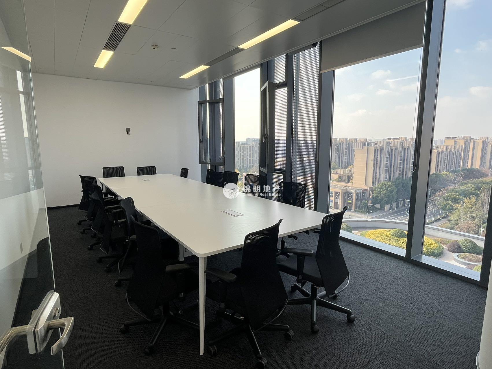 华漕中骏广场500平米写字楼出租