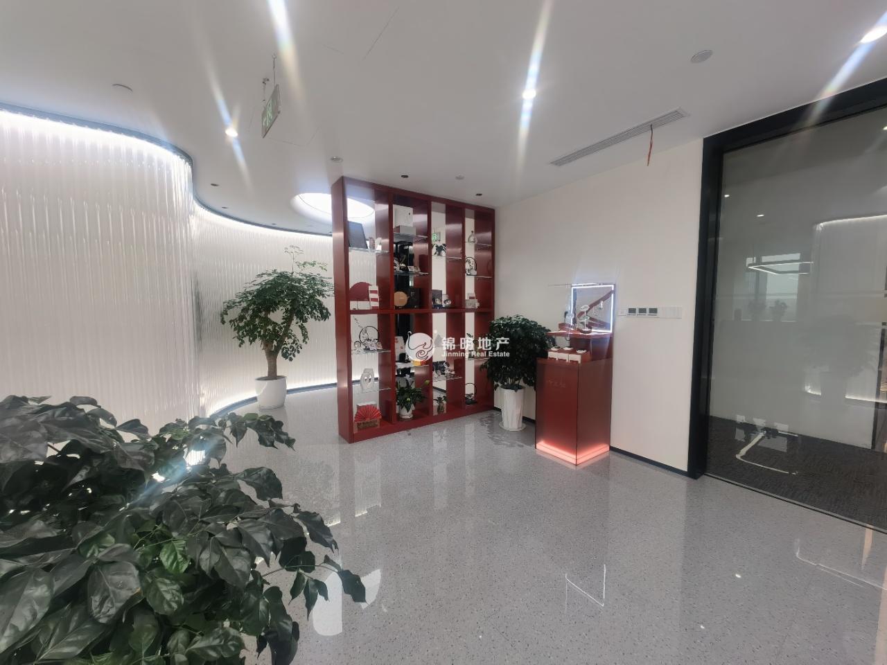 华漕中骏广场350平米写字楼出租