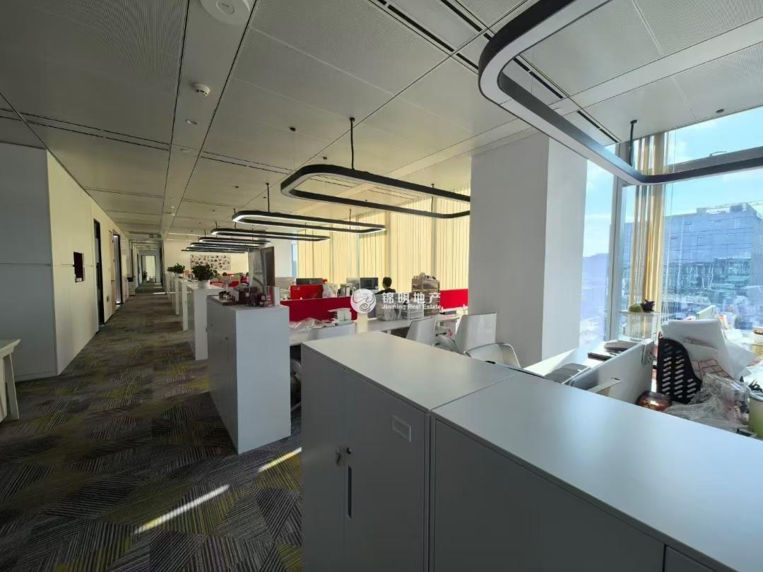 华漕中骏广场350平米写字楼出租