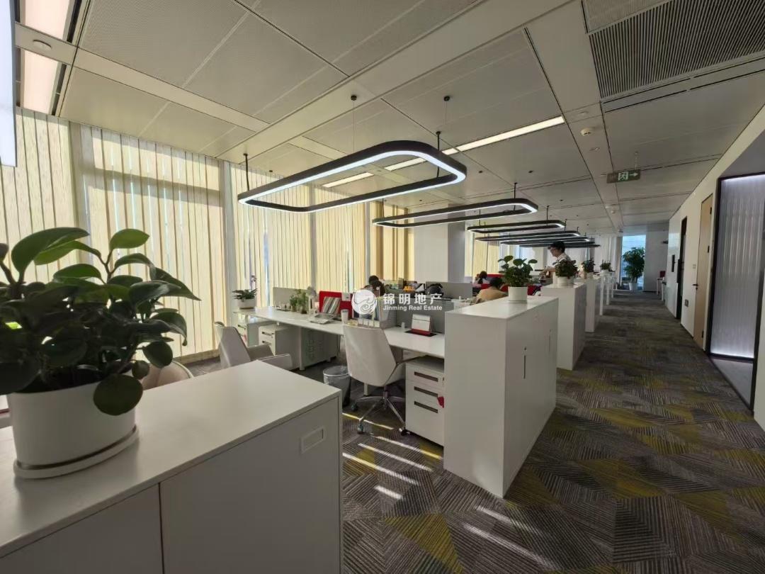 华漕中骏广场350平米写字楼出租