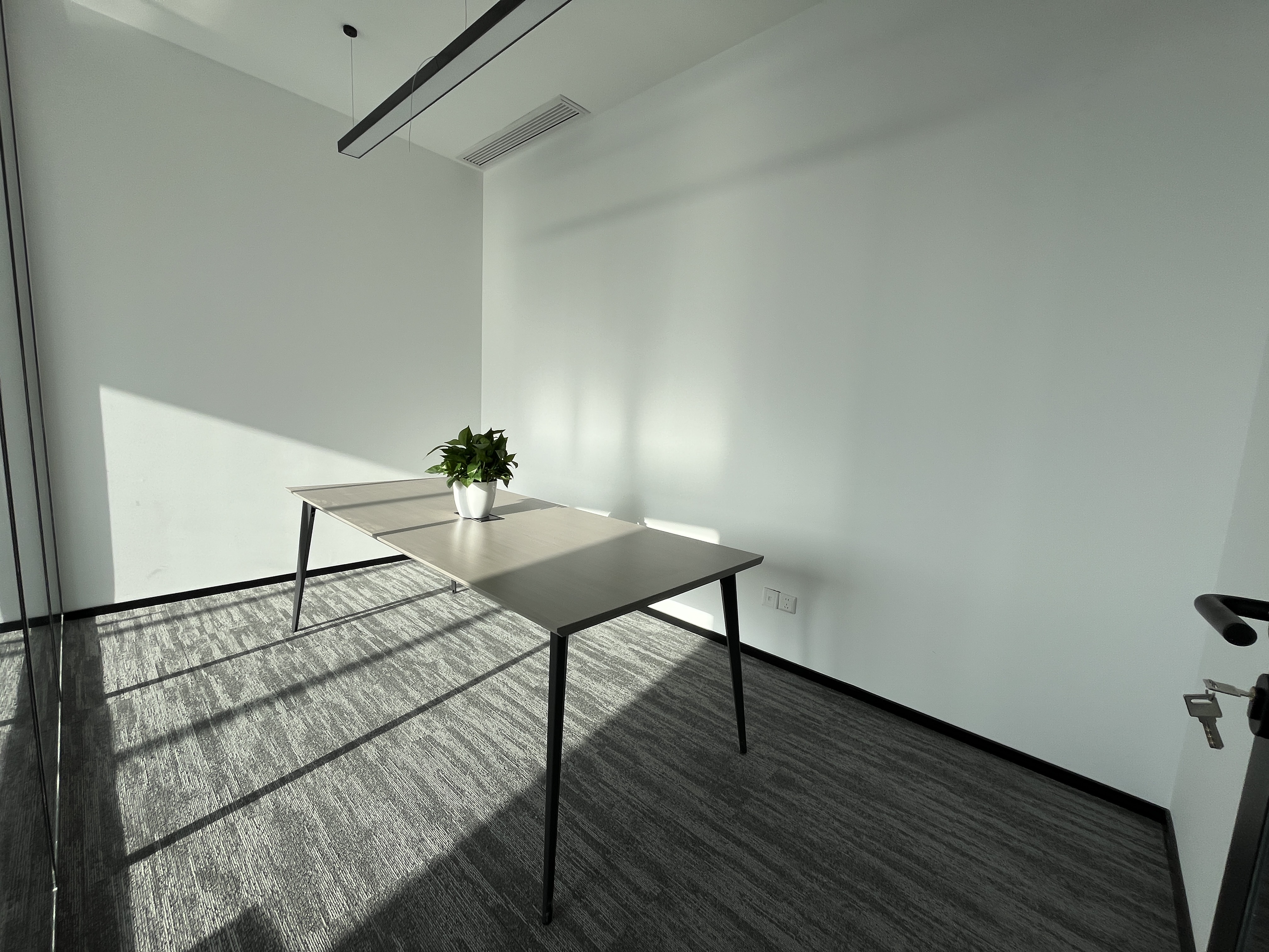 华漕中骏广场400平米写字楼出租