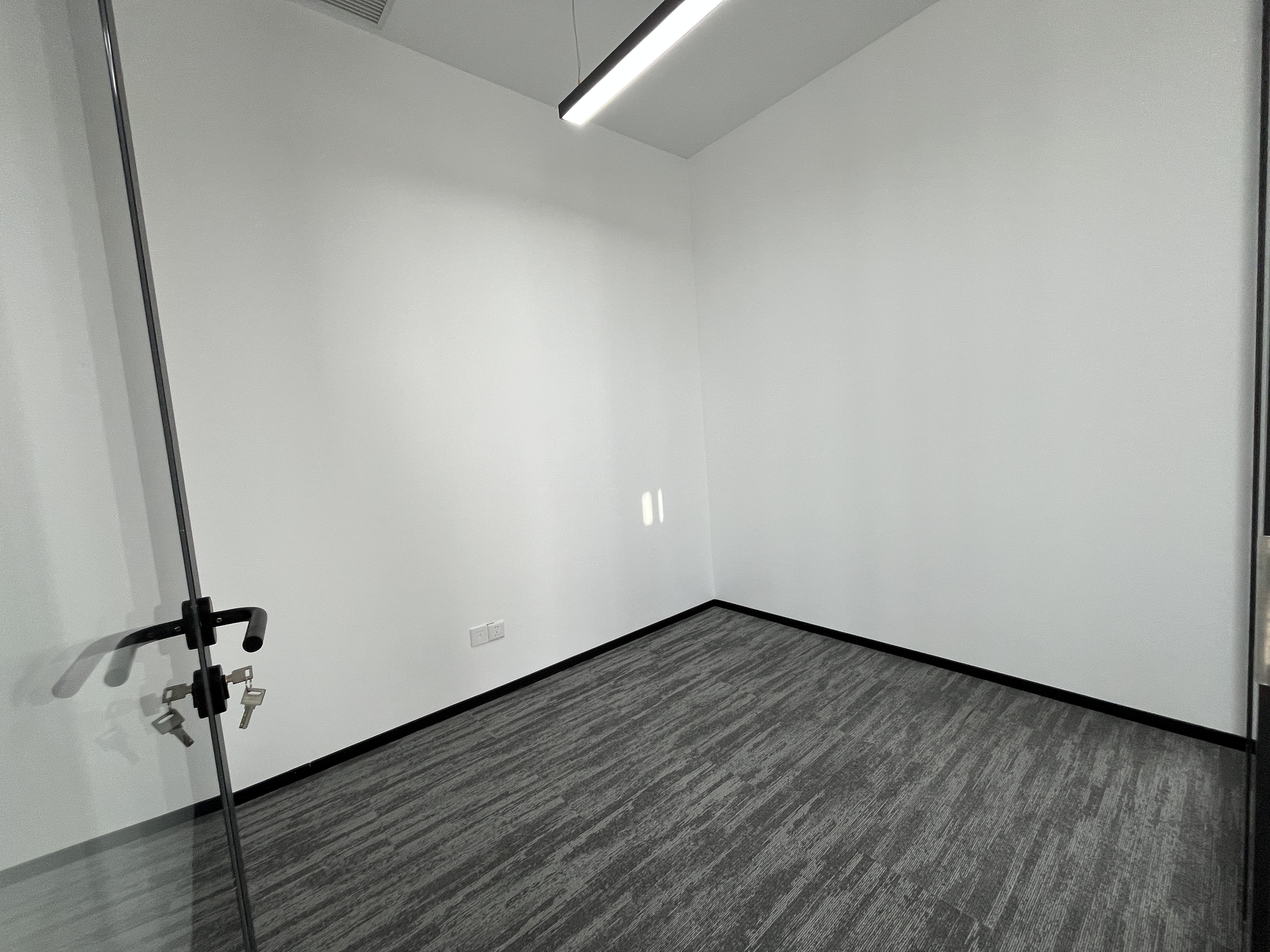 华漕中骏广场400平米写字楼出租