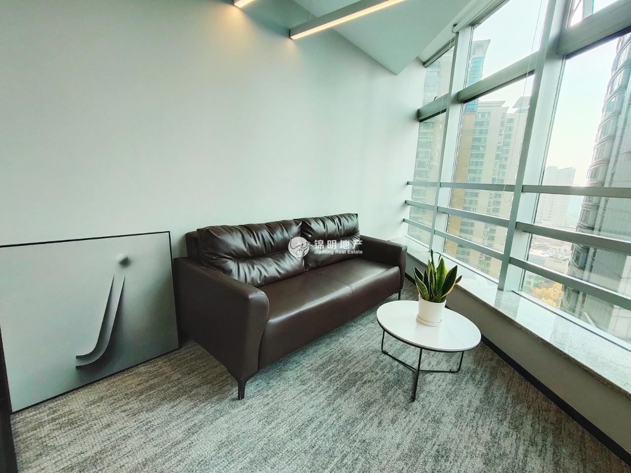 曹杨月星环球港120平米写字楼出租