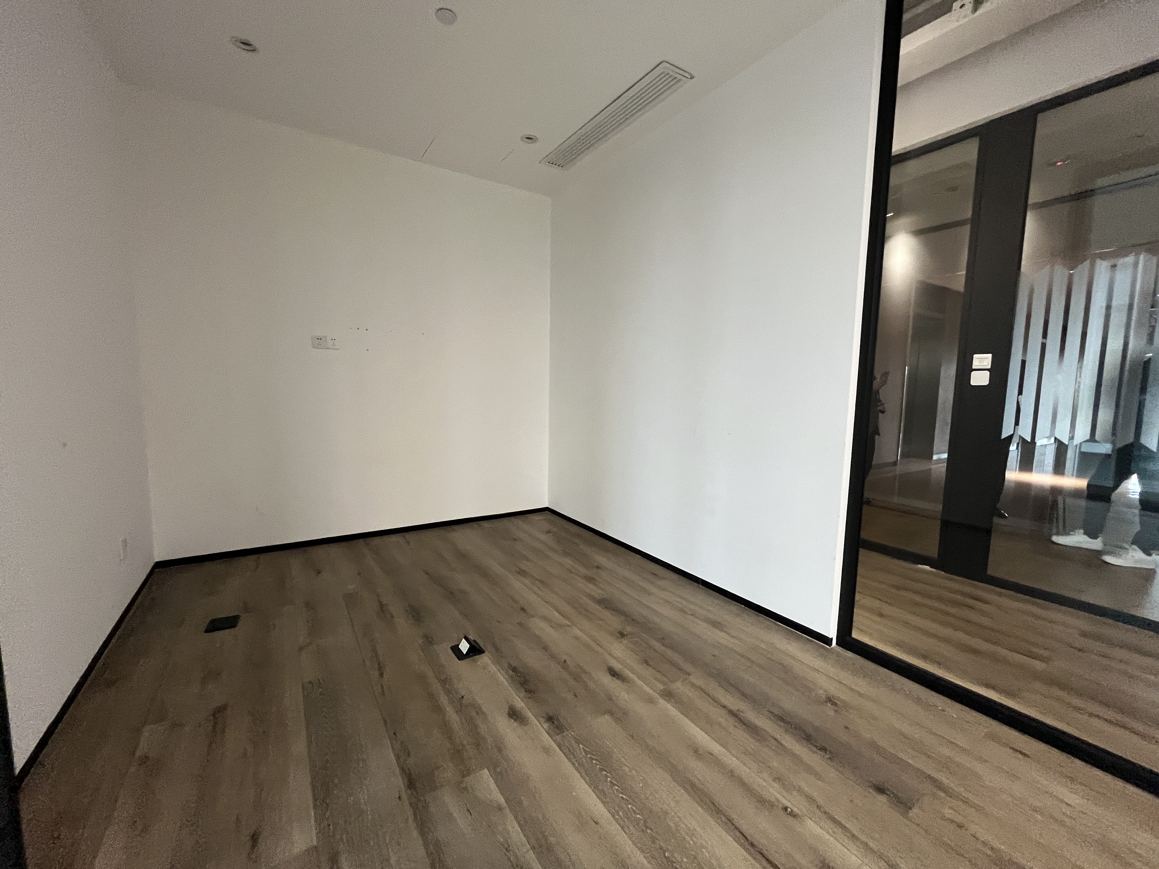中山公园舜元企业发展大厦300平米写字楼出租