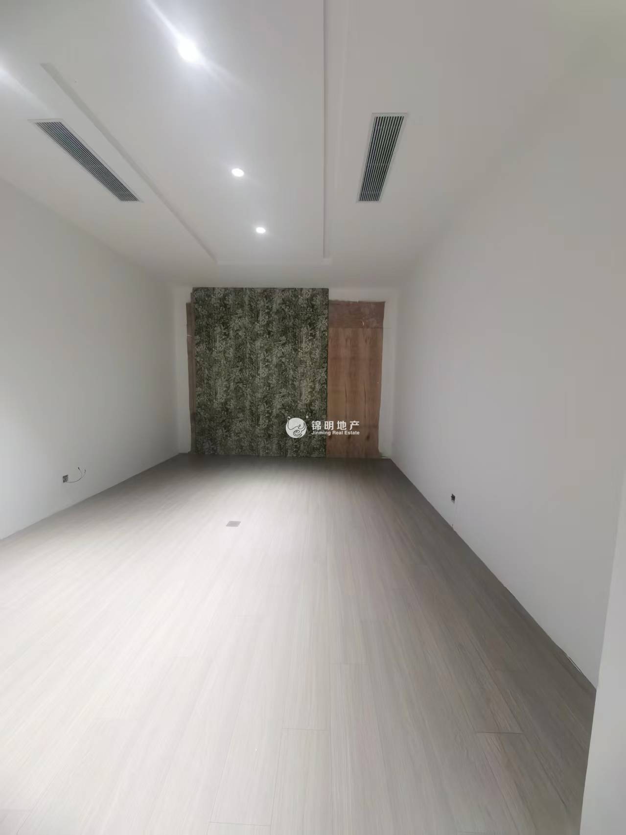 天山协泰中心152平米写字楼出租