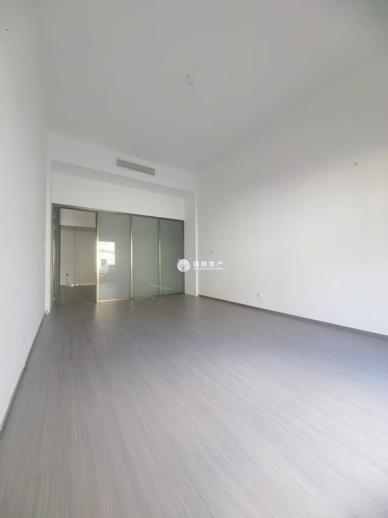 天山协泰中心152平米写字楼出租