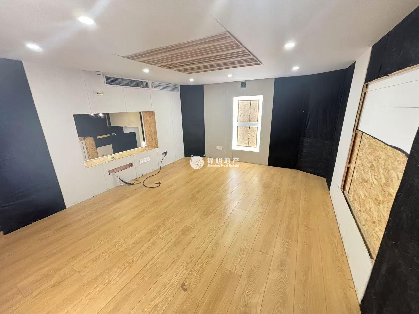 天山协泰中心236平米写字楼出租