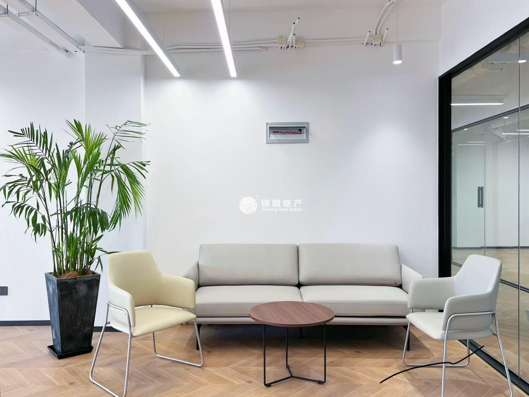 新华路首信银都国际广场256平米写字楼出租