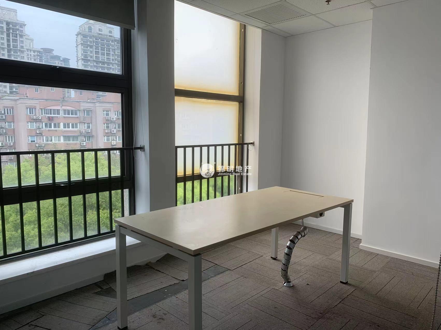 春秋国际大厦120平米写字楼出租