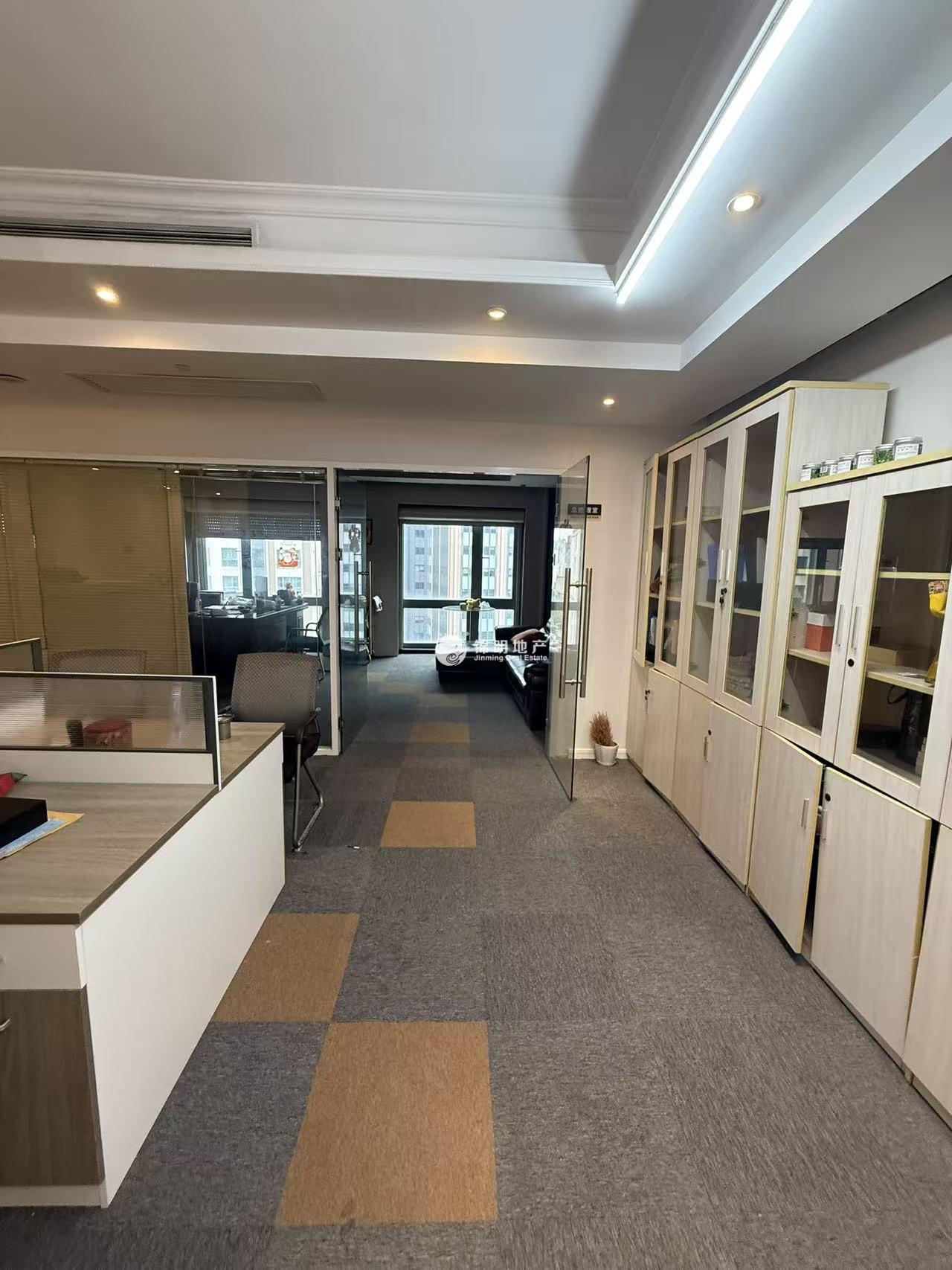 长风国盛中心111平米写字楼出租