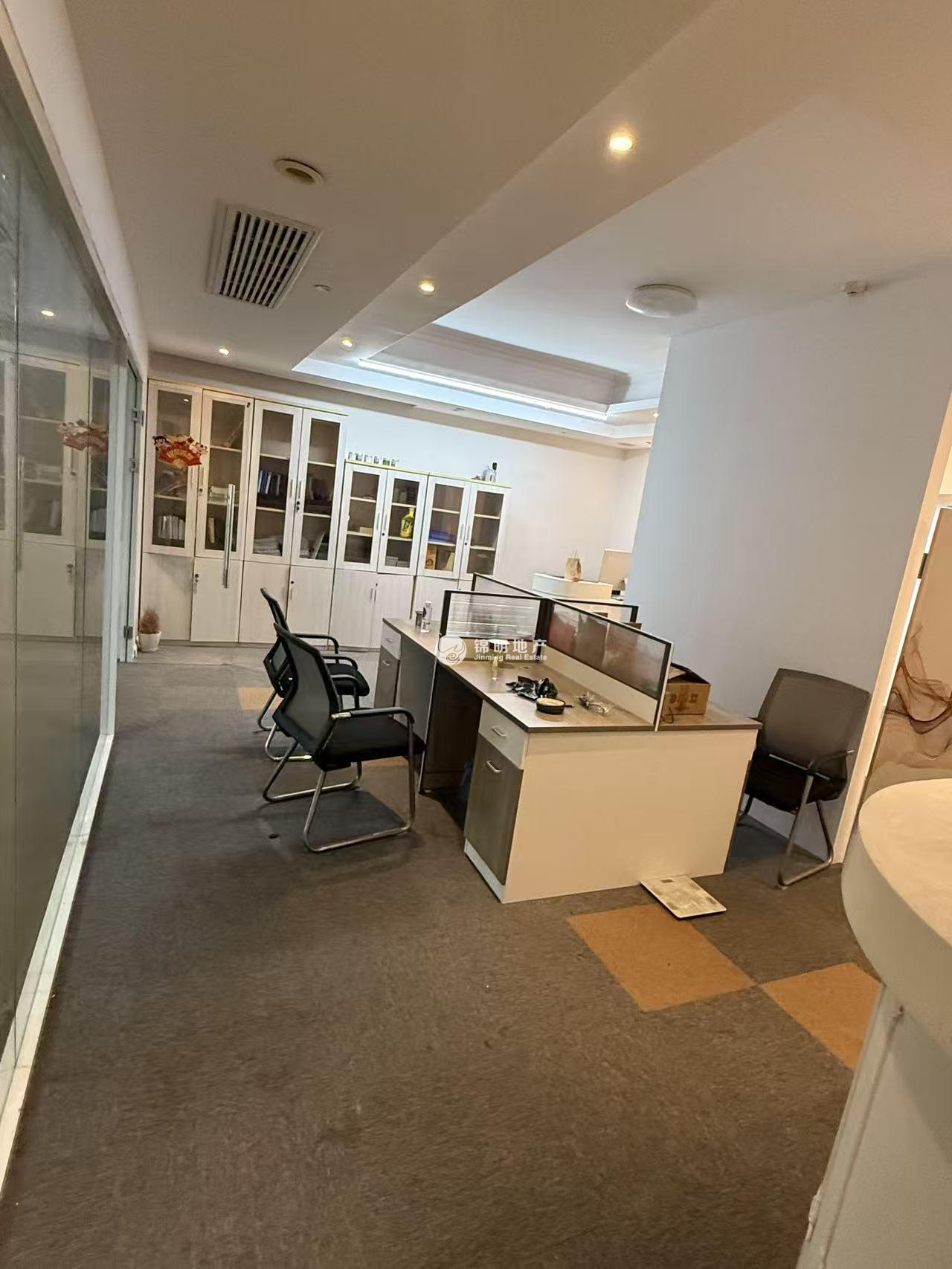 长风国盛中心111平米写字楼出租