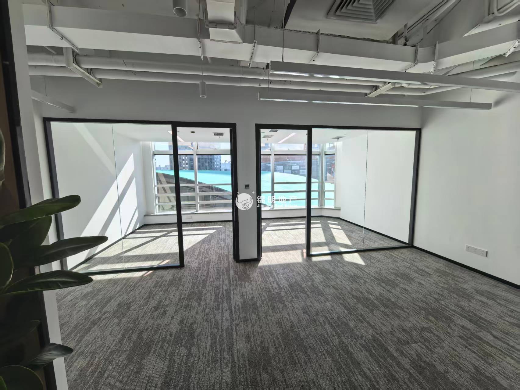 联通大厦160平米写字楼出租