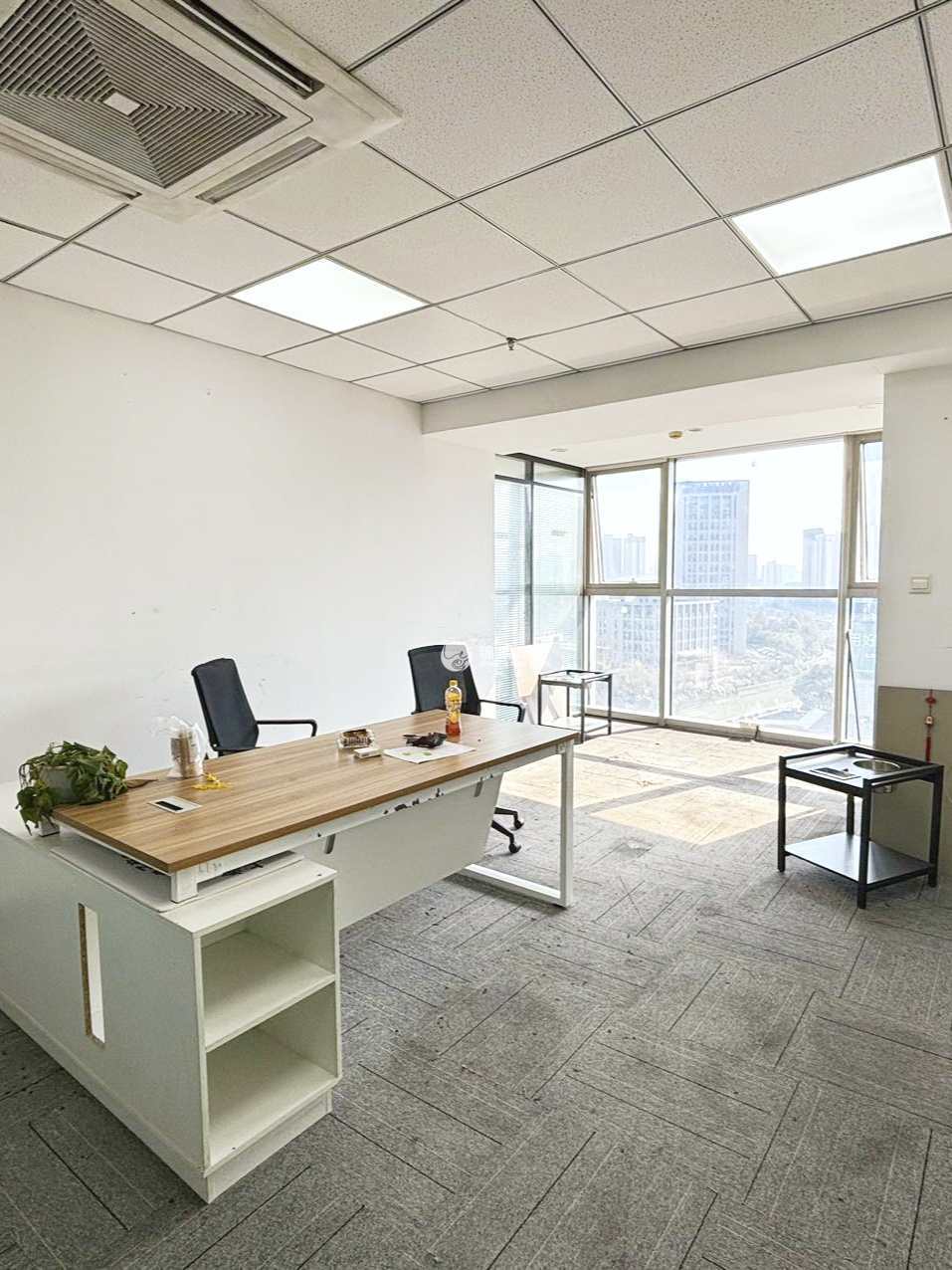 中山公园舜元企业发展大厦83平米写字楼出租