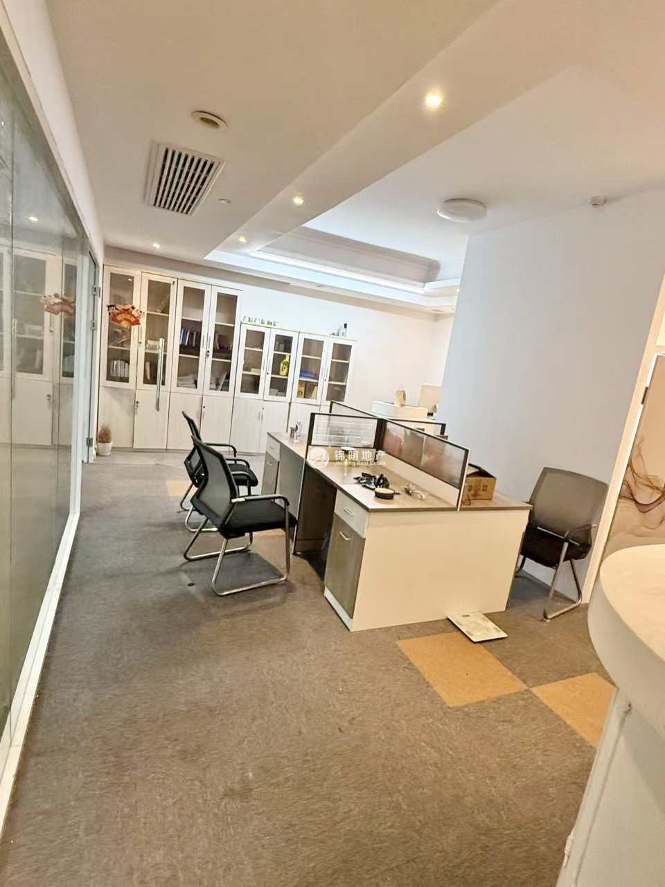 申亚金融中心155平米写字楼出租