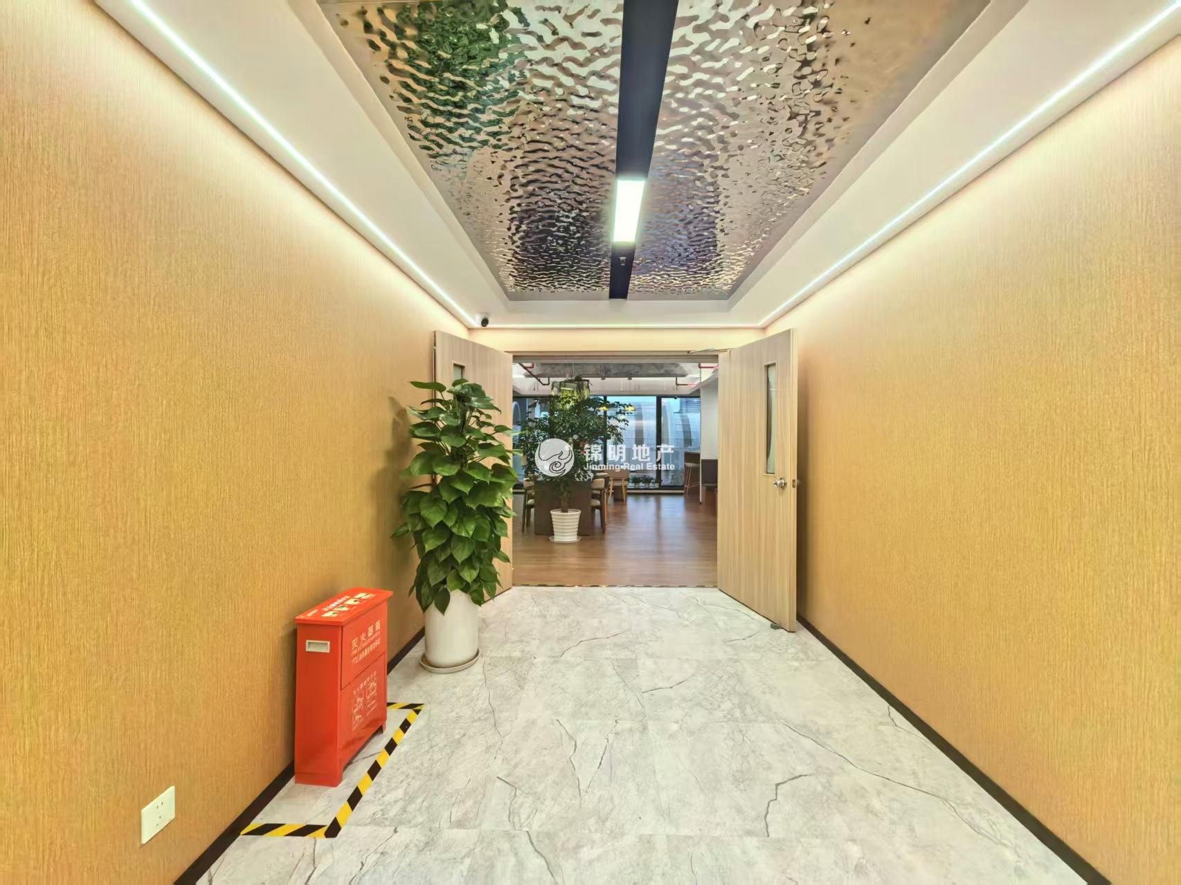 天山协泰中心310平米写字楼出租