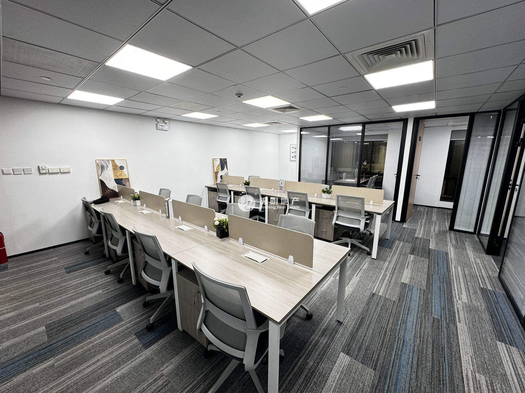 天山协泰中心221平米写字楼出租