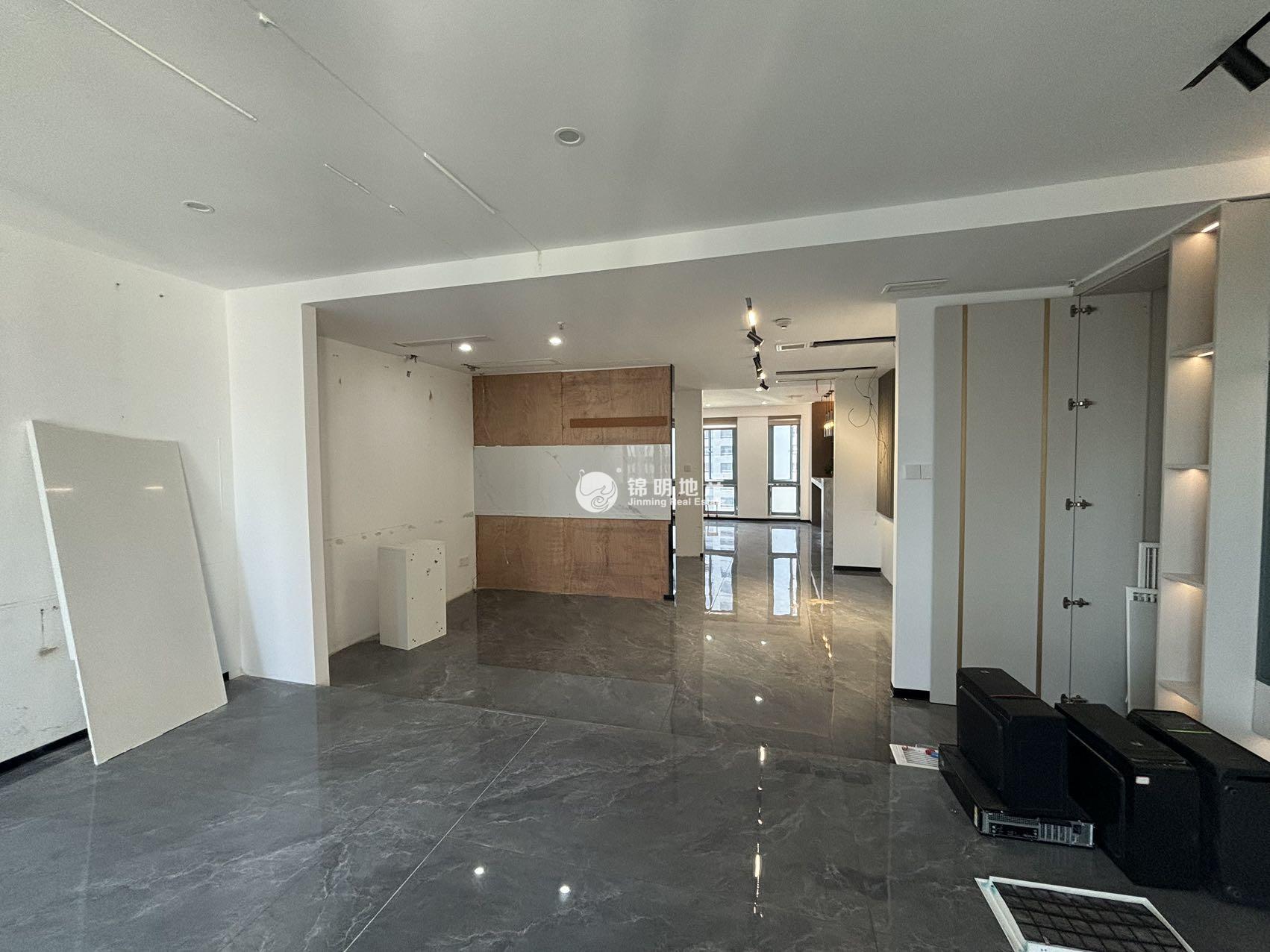 长风国盛中心188平米写字楼出租